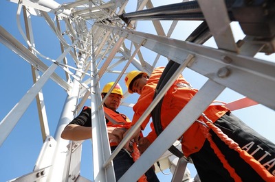 矗立‘魔鬼風區(qū)’的通信守護者——記高塔通信工程師的堅守與奉獻